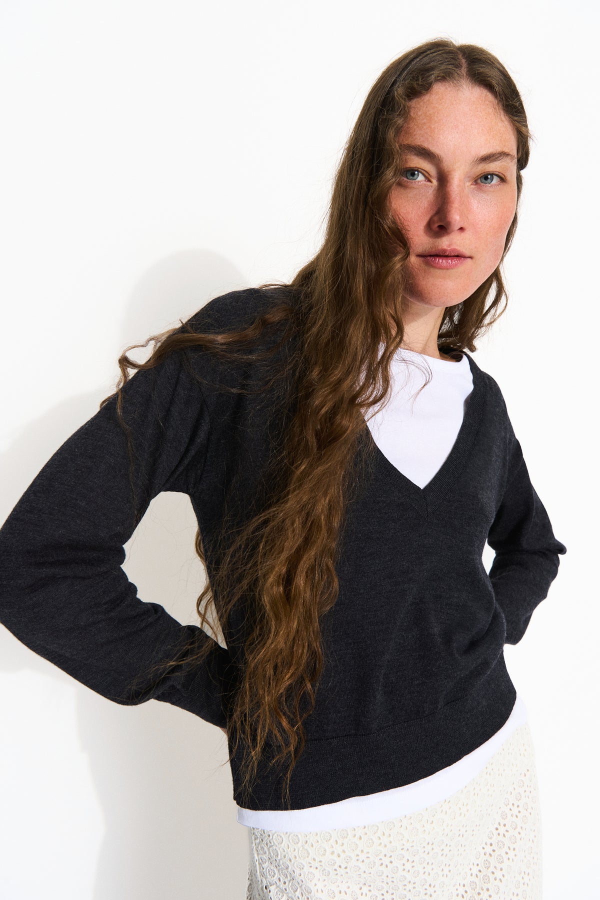 Skall Studio Amara v-neck jumper Jumper Dark Grey Melange