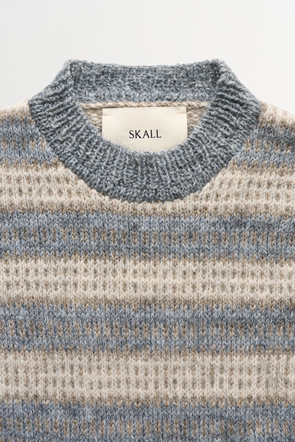 Svala O-neck Knitting Pattern