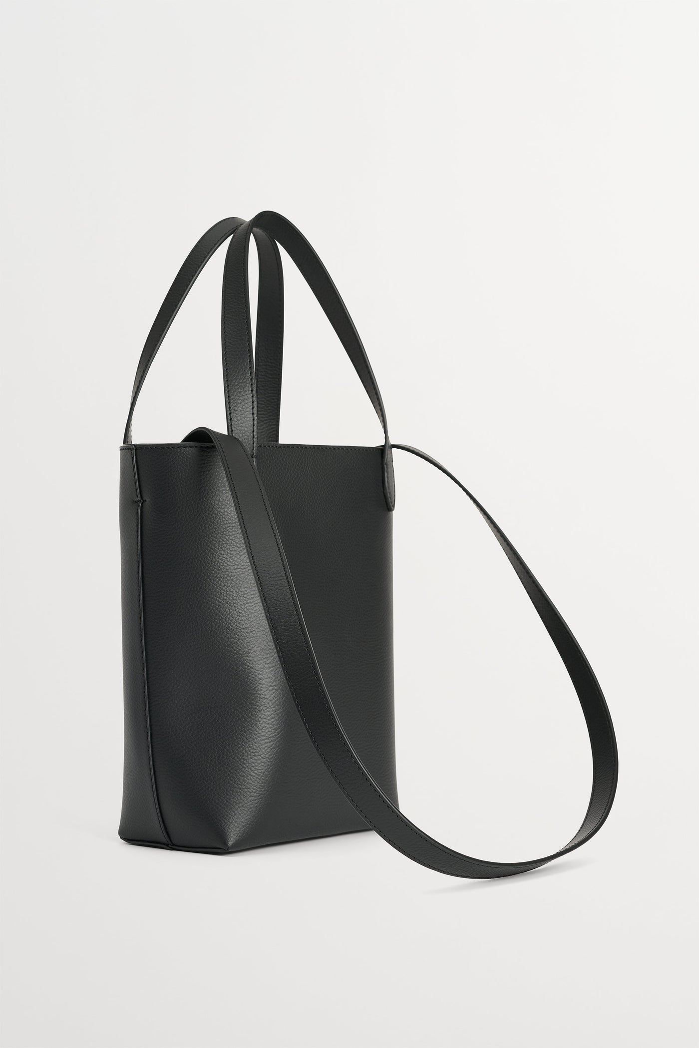 Skall Studio Small city tote Tote Black